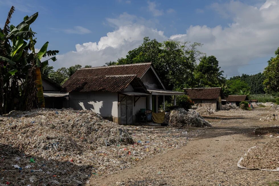 Plastic waste Indonesia 03