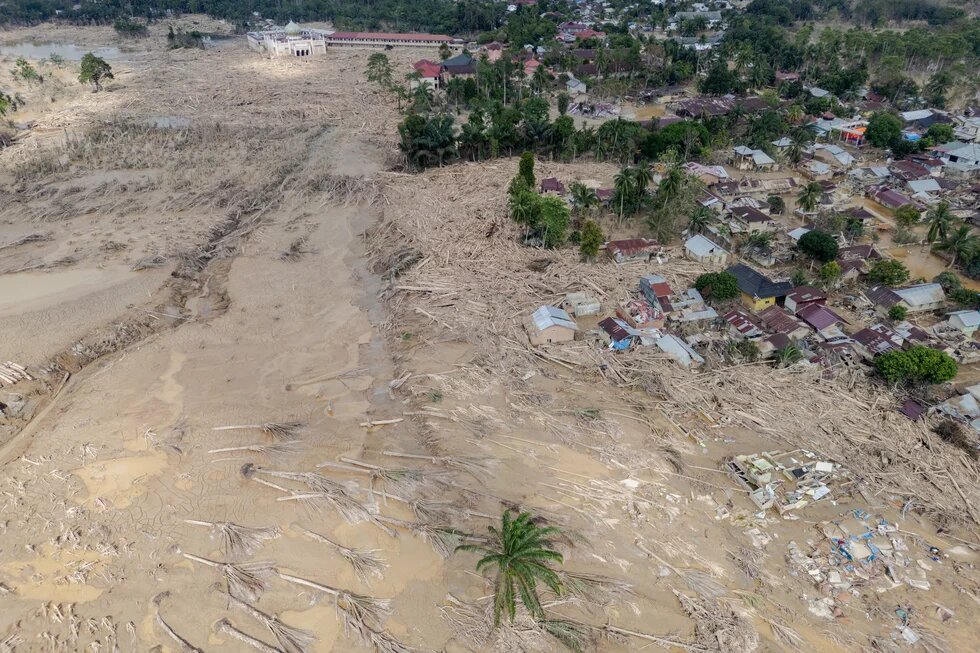 11 Indonesia floods 2025