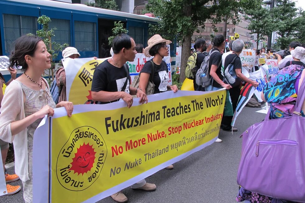 Thai anti nuclear demonstrators in Japan